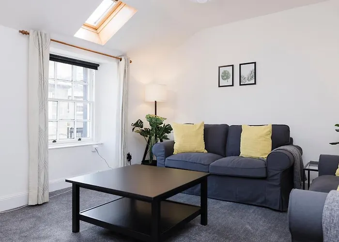 Joivy Beautiful Mews Home Near Princes Street