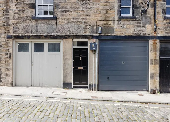 Joivy Beautiful Mews Home Near Princes Street